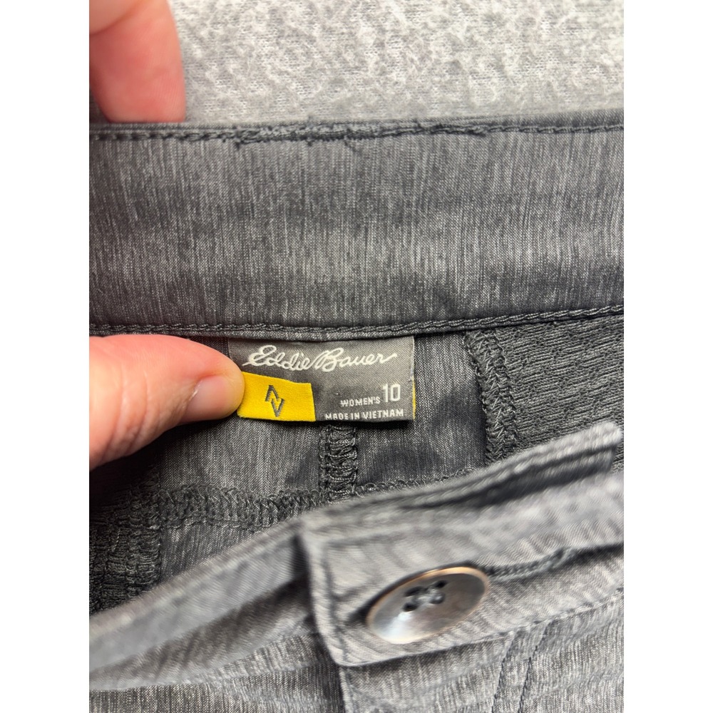 Eddie Bauer Women's 10 Gray Stretch Hiking Shorts 8in Inseam Active Outdoor Golf - Picture 3 of 11
